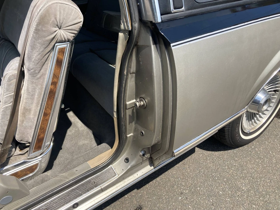 1980 Lincoln Continental 6th Gen - Image 26 of 31