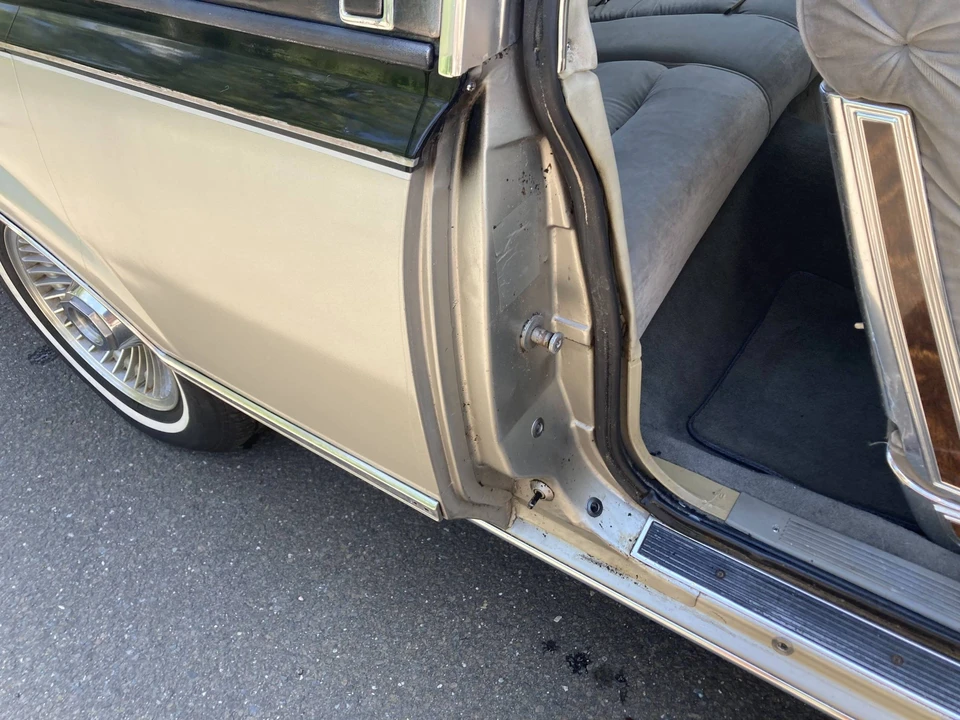 1980 Lincoln Continental 6th Gen - Image 27 of 31