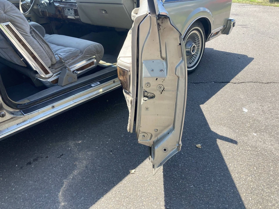 1980 Lincoln Continental 6th Gen - Image 28 of 31