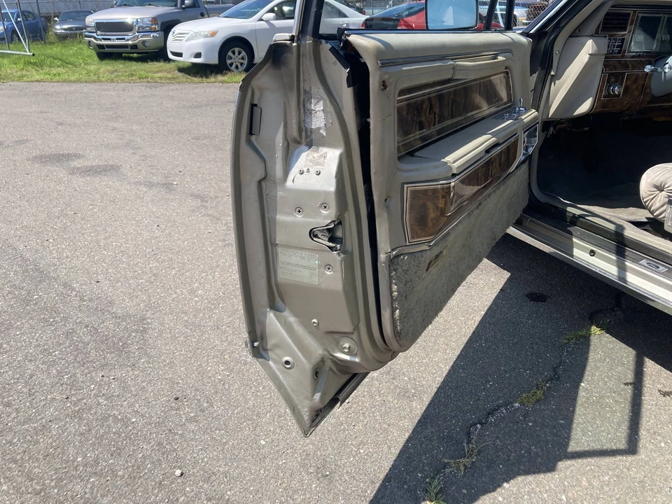 1980 Lincoln Continental 6th Gen - Image 29 of 31