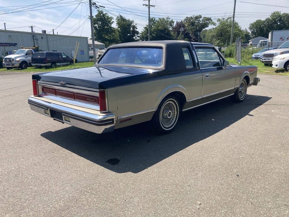 1980 Lincoln Continental 6th Gen - Image 7 of 31