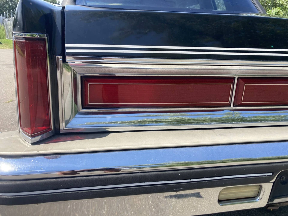 1980 Lincoln Continental 6th Gen - Image 10 of 31
