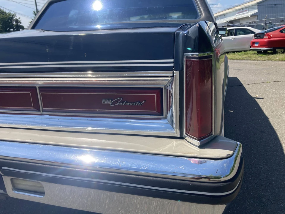 1980 Lincoln Continental 6th Gen - Image 11 of 31