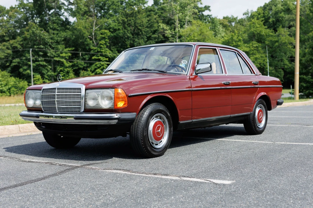 1980 Mercedes-Benz W123 Sedan - Image 9 of 31