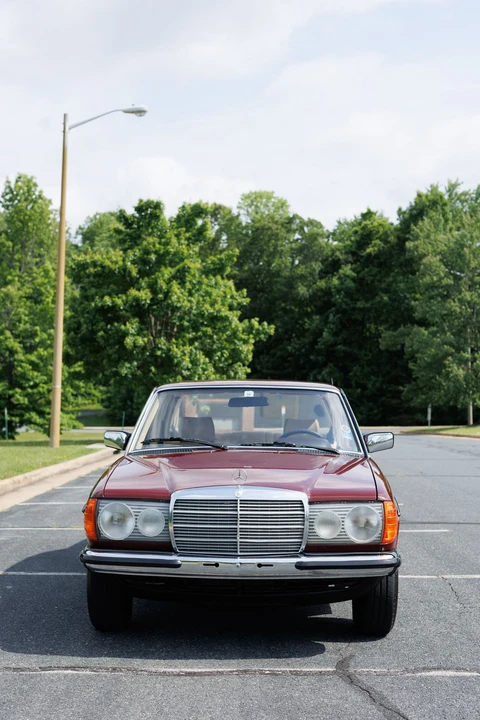 1980 Mercedes-Benz W123 Sedan - Image 7 of 31