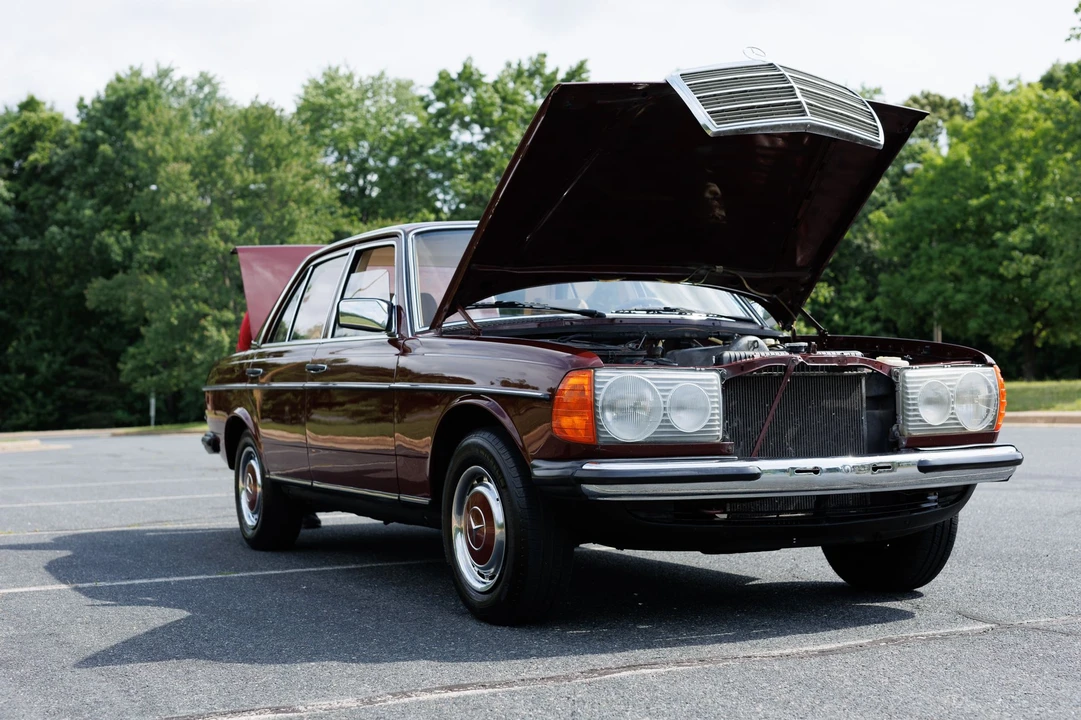 1980 Mercedes-Benz W123 Sedan - Image 14 of 31