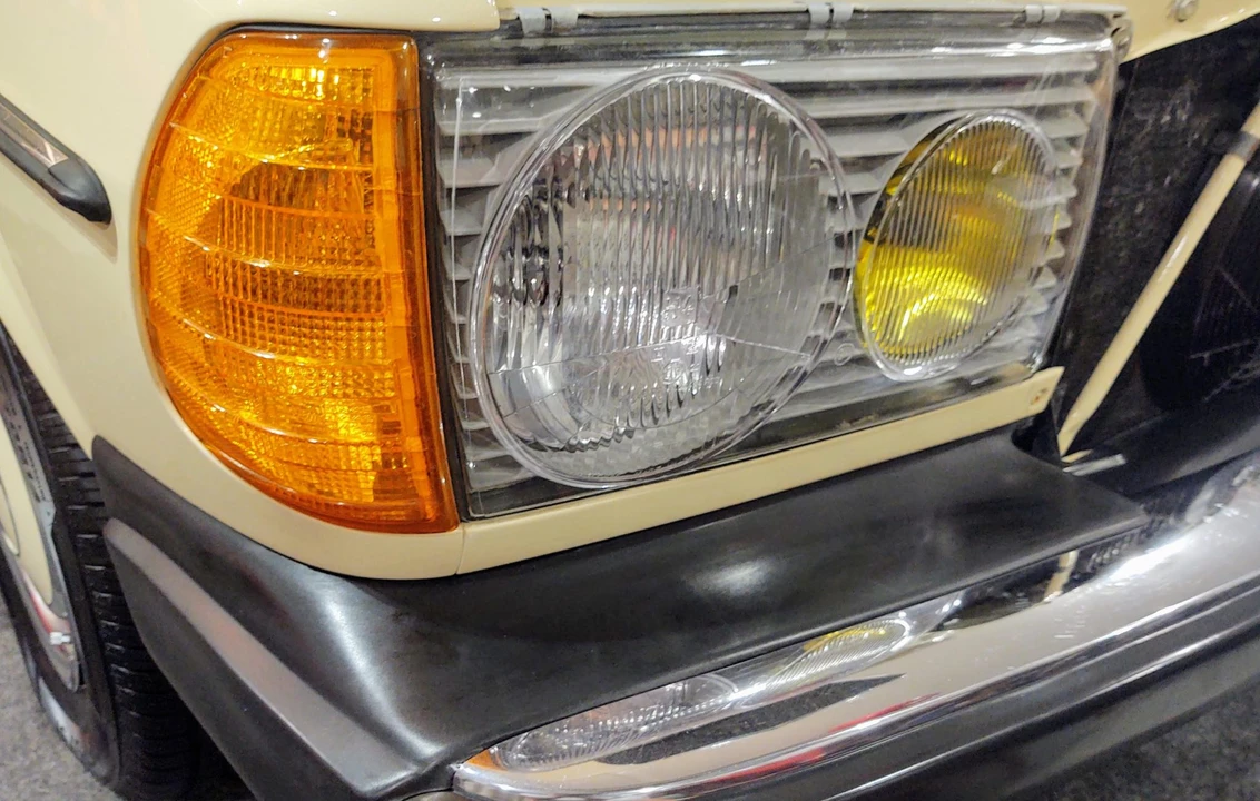 1980 Mercedes-Benz W123 Sedan - Image 24 of 31