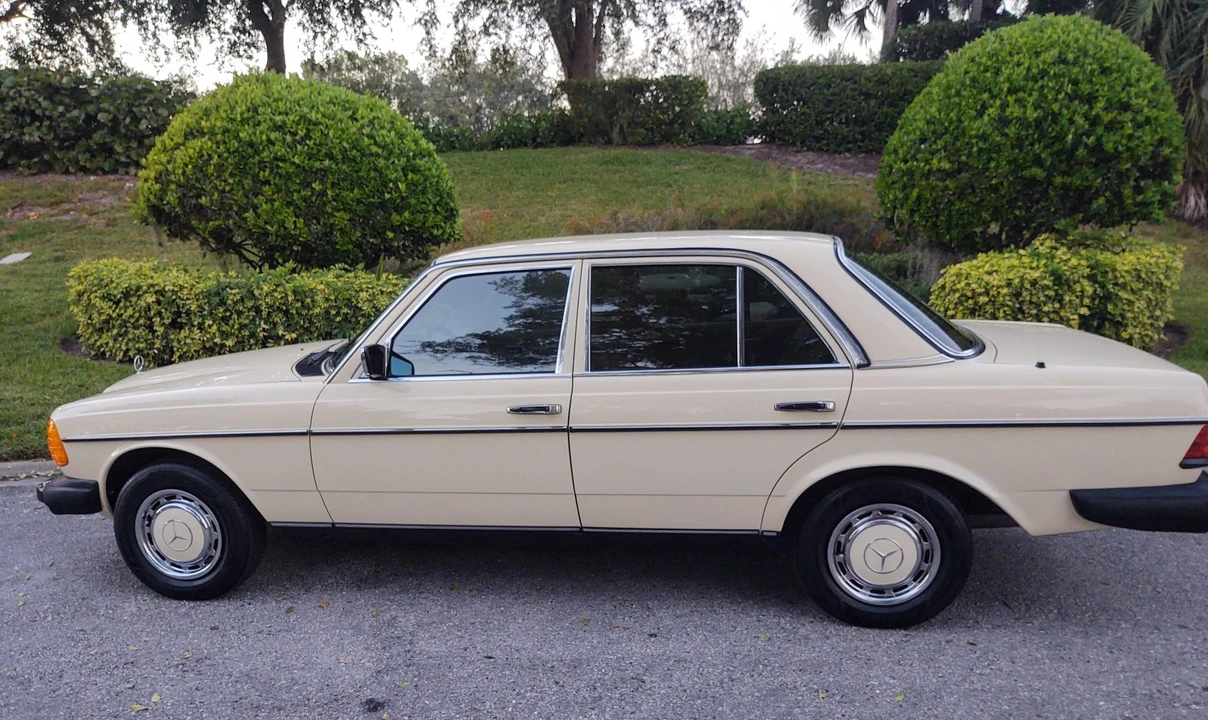 1980 Mercedes-Benz W123 Sedan - Image 5 of 31