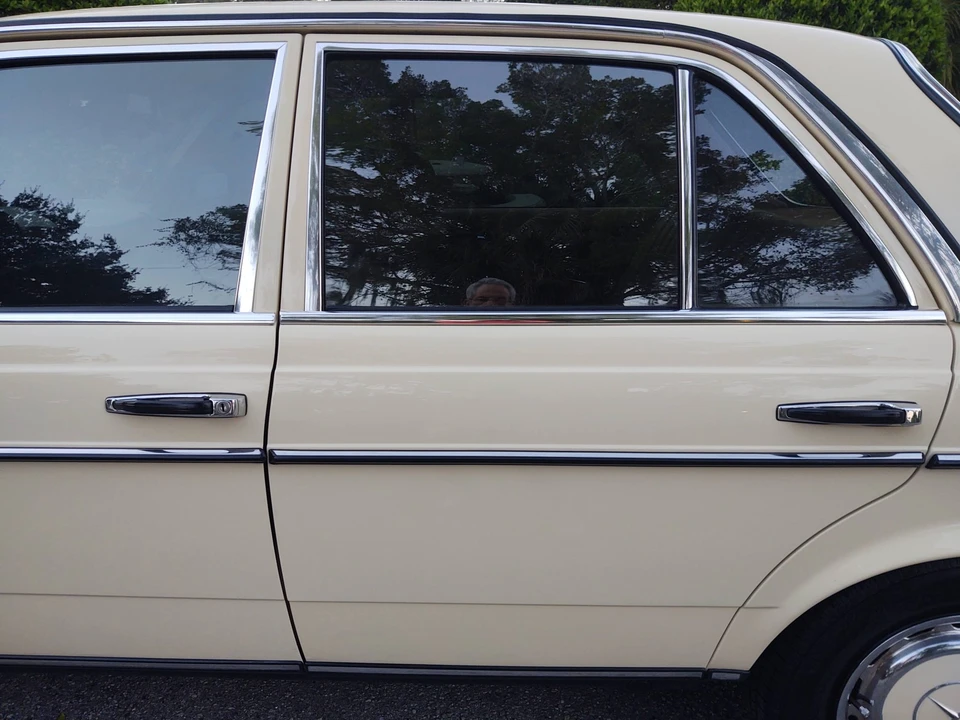 1980 Mercedes-Benz W123 Sedan - Image 21 of 31