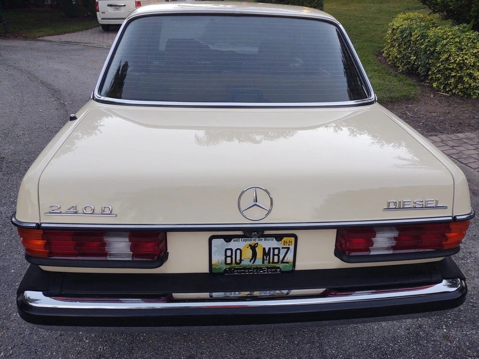 1980 Mercedes-Benz W123 Sedan - Image 8 of 31