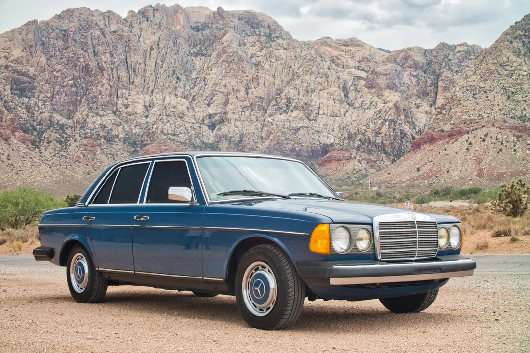 1980 Mercedes-Benz W123 Sedan - Image 2 of 31