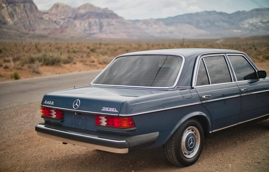 1980 Mercedes-Benz W123 Sedan - Image 14 of 31