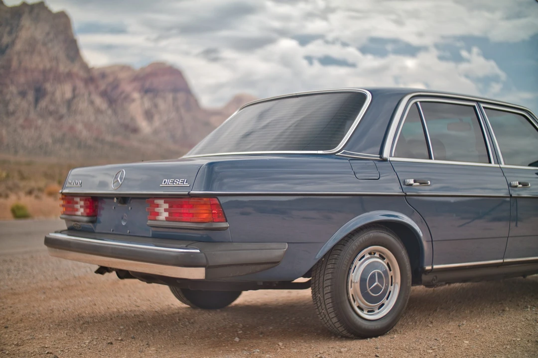 1980 Mercedes-Benz W123 Sedan - Image 15 of 31