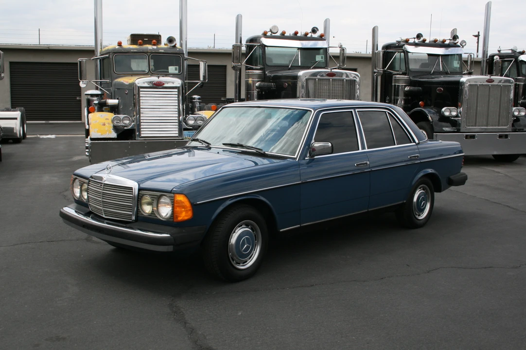 1980 Mercedes-Benz W123 Sedan - Image 7 of 31