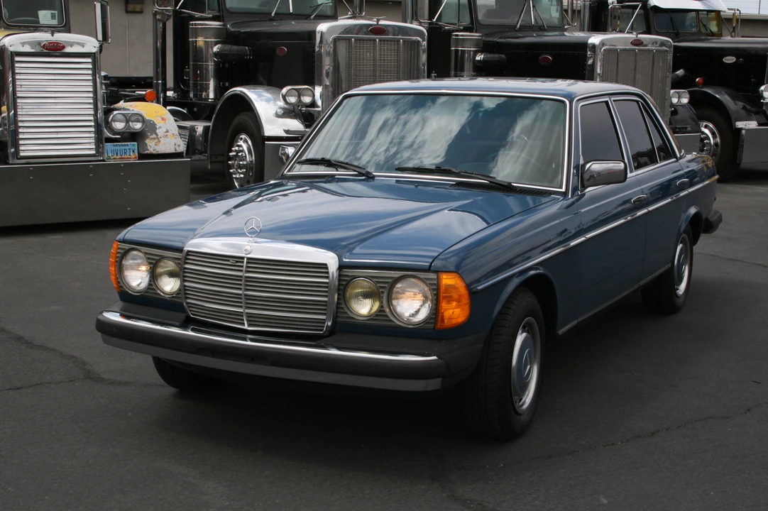 1980 Mercedes-Benz W123 Sedan - Image 4 of 31