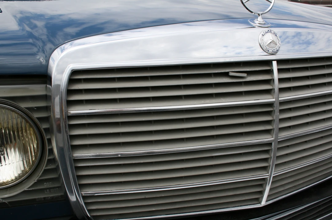 1980 Mercedes-Benz W123 Sedan - Image 29 of 31