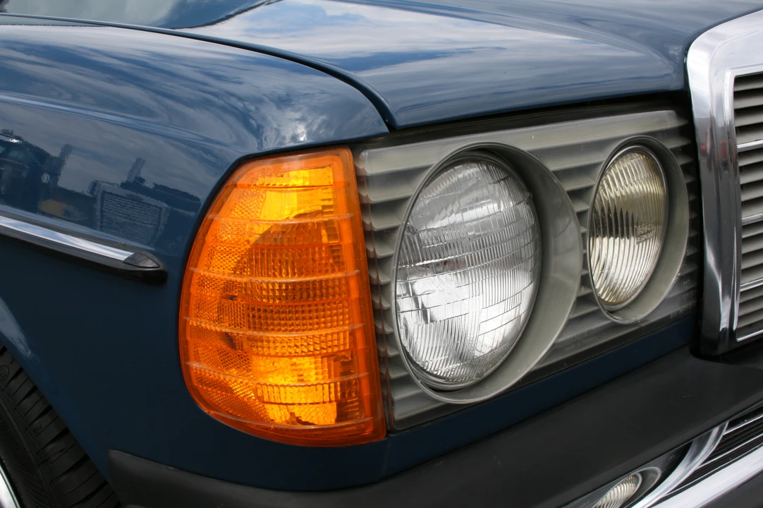 1980 Mercedes-Benz W123 Sedan - Image 27 of 31
