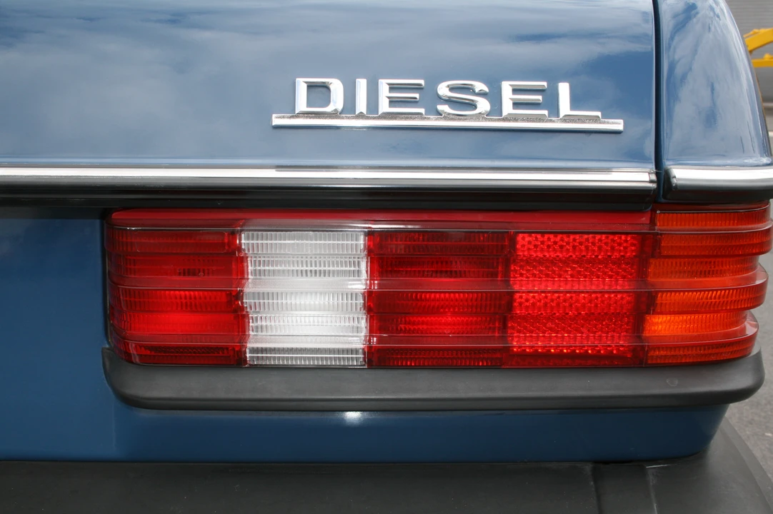 1980 Mercedes-Benz W123 Sedan - Image 16 of 31
