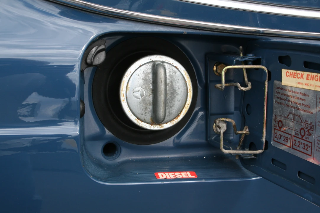 1980 Mercedes-Benz W123 Sedan - Image 21 of 31