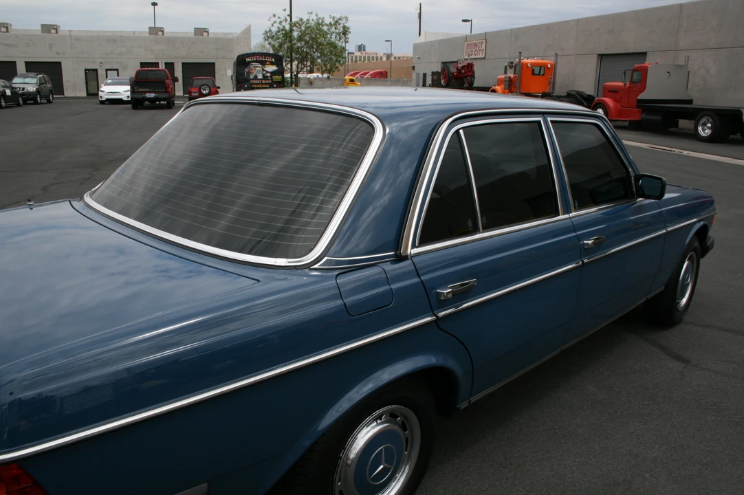 1980 Mercedes-Benz W123 Sedan - Image 19 of 31