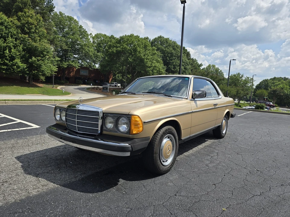 1980 Mercedes-Benz W123 Coupe (C123) - Image 2 of 31