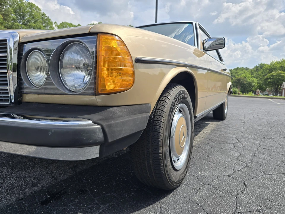1980 Mercedes-Benz W123 Coupe (C123) - Image 15 of 31