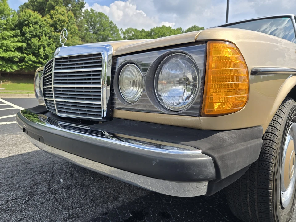 1980 Mercedes-Benz W123 Coupe (C123) - Image 17 of 31