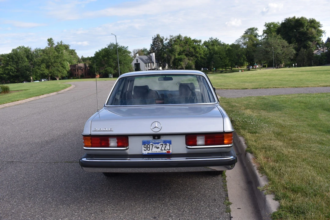 1980 Mercedes-Benz W123 Sedan - Image 24 of 31