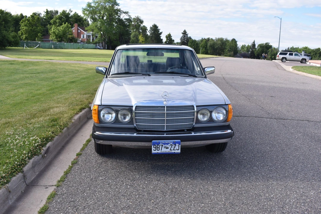1980 Mercedes-Benz W123 Sedan - Image 8 of 31