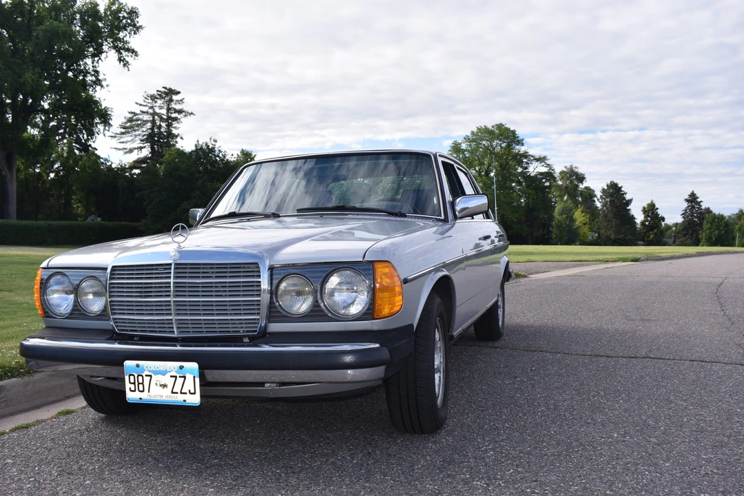 1980 Mercedes-Benz W123 Sedan - Image 6 of 31