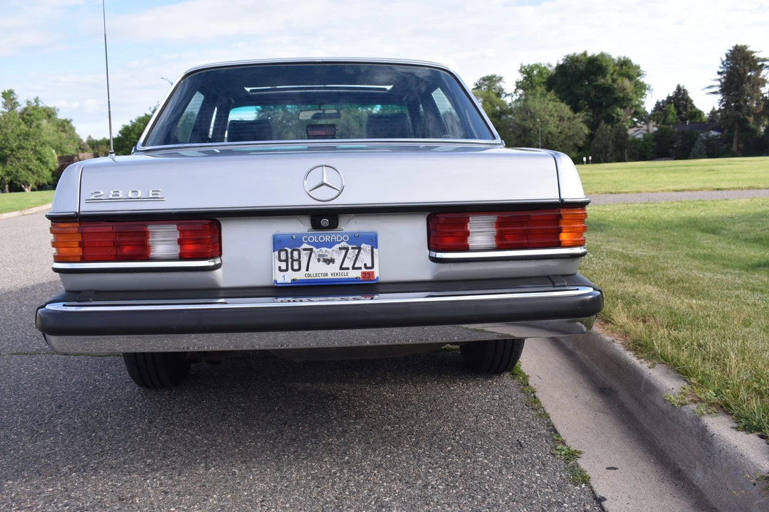 1980 Mercedes-Benz W123 Sedan - Image 30 of 31