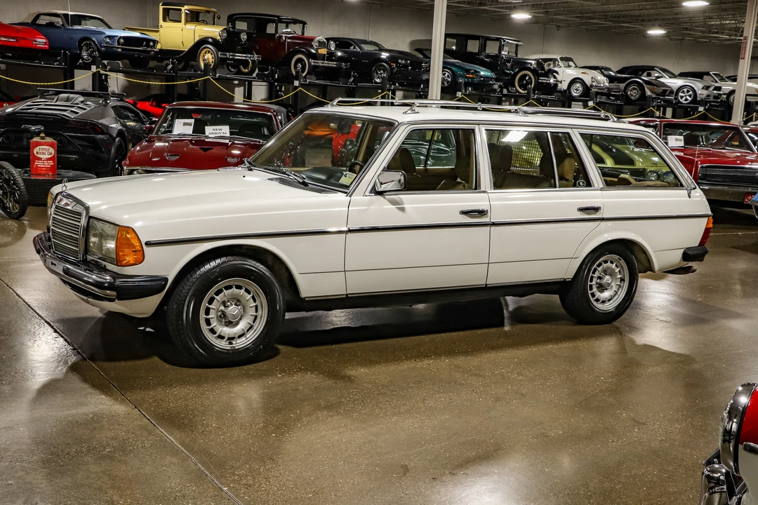1980 Mercedes-Benz W123 Wagon (S123) - Image 2 of 31