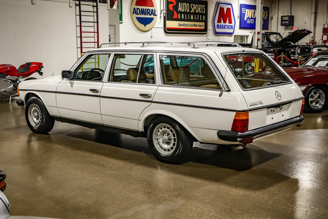 1980 Mercedes-Benz W123 Wagon (S123) - Image 20 of 31