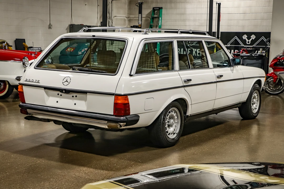 1980 Mercedes-Benz W123 Wagon (S123) - Image 14 of 31