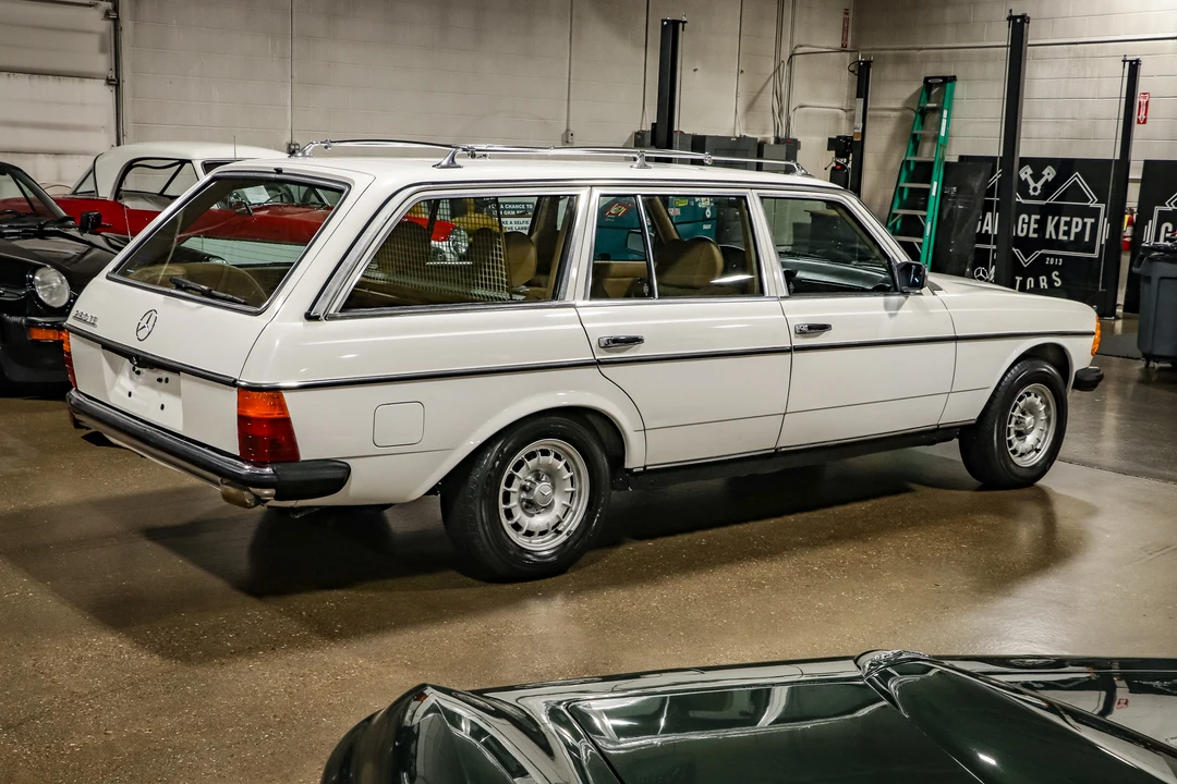 1980 Mercedes-Benz W123 Wagon (S123) - Image 13 of 31