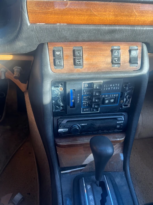 1980 Mercedes-Benz W123 Sedan - Image 8 of 17
