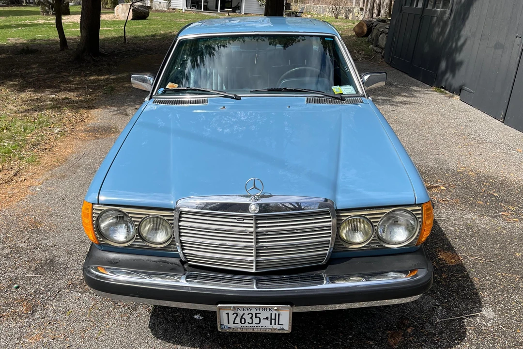 1980 Mercedes-Benz E-Class - Image 2 of 31