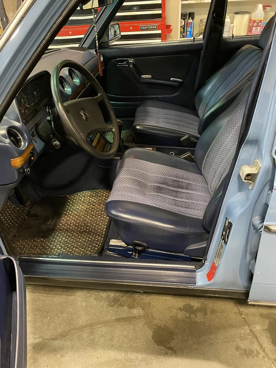 1980 Mercedes-Benz W123 Sedan - Image 16 of 31