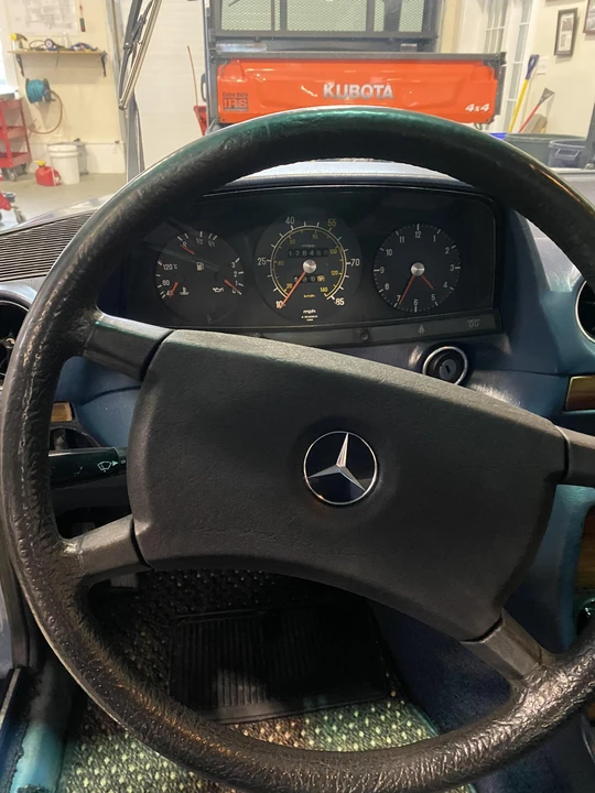 1980 Mercedes-Benz W123 Sedan - Image 25 of 31
