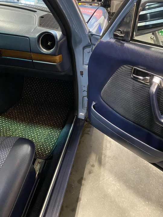 1980 Mercedes-Benz W123 Sedan - Image 21 of 31