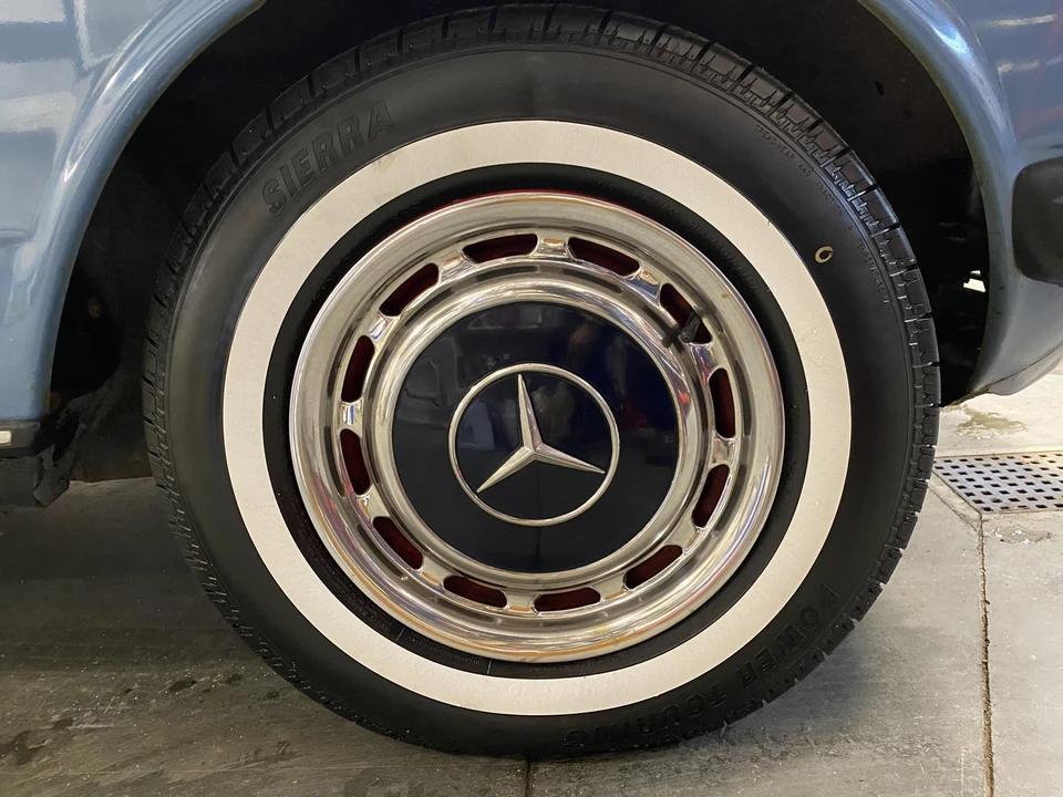 1980 Mercedes-Benz W123 Sedan - Image 12 of 31