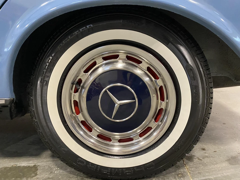 1980 Mercedes-Benz W123 Sedan - Image 14 of 31