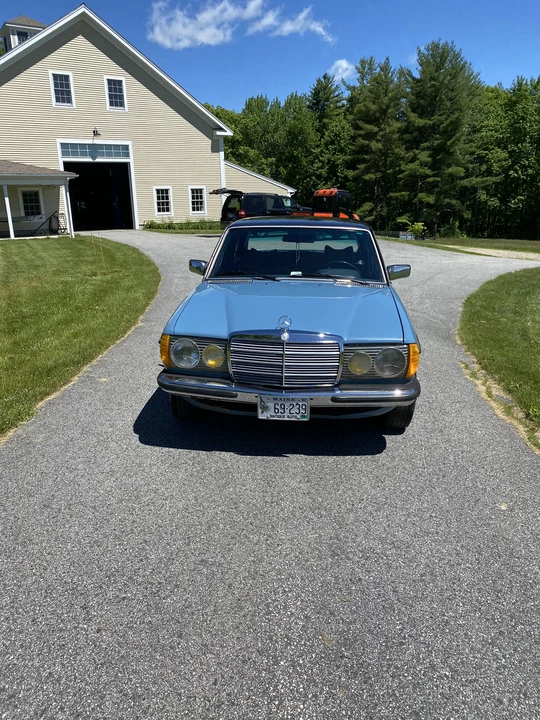 1980 Mercedes-Benz W123 Sedan - Image 4 of 31