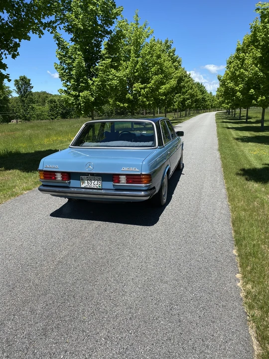 1980 Mercedes-Benz W123 Sedan - Image 9 of 31