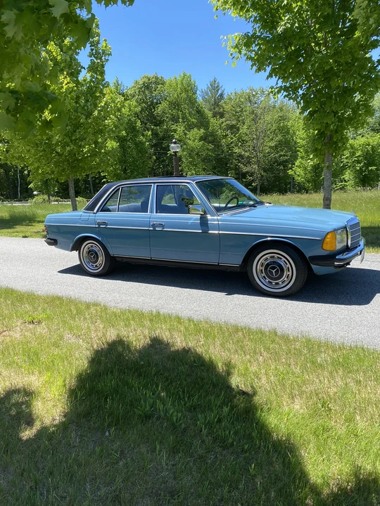 1980 Mercedes-Benz W123 Sedan - Image 6 of 31