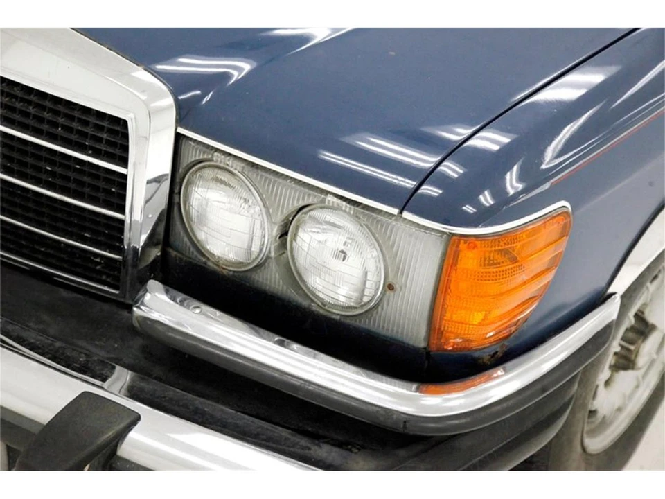 1980 Mercedes-Benz W123 Sedan - Image 13 of 31