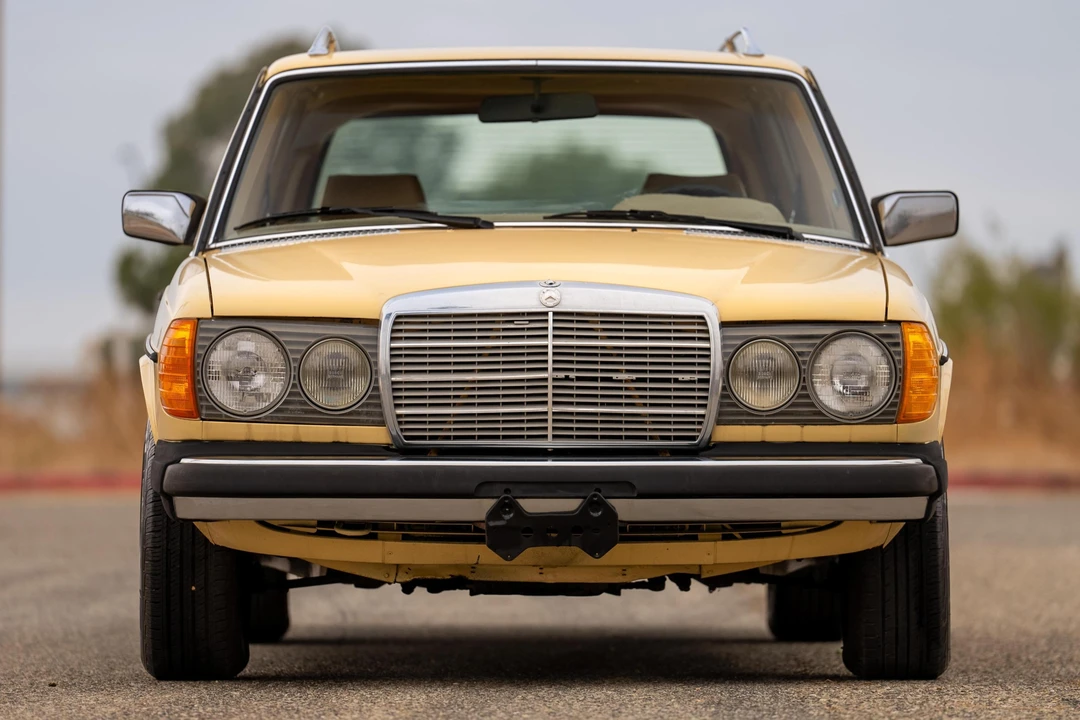 1980 Mercedes-Benz E-Class - Image 2 of 31