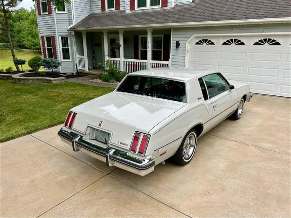 1980 Oldsmobile Cutlass 5th Gen - Image 17 of 25