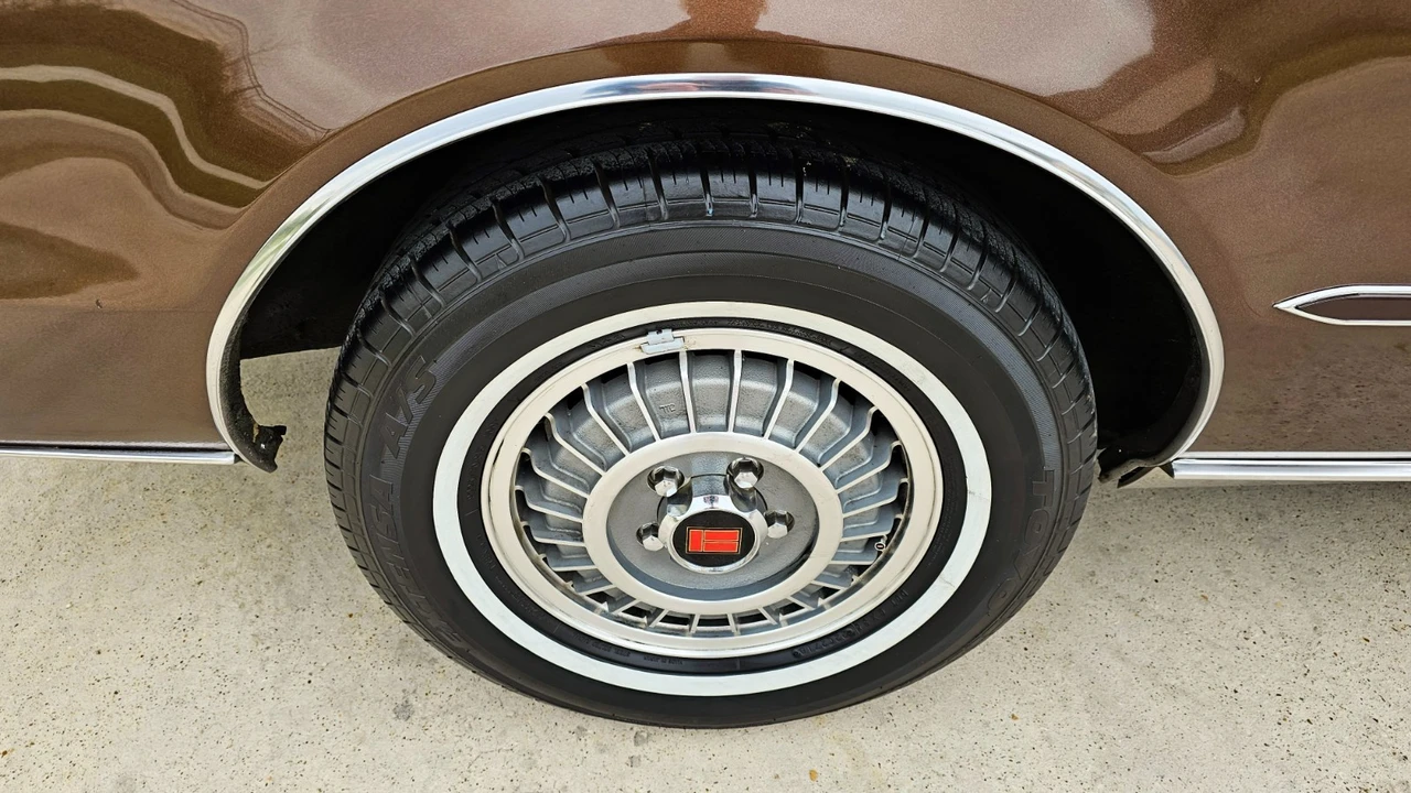 1980 Oldsmobile Toronado - Image 17 of 21