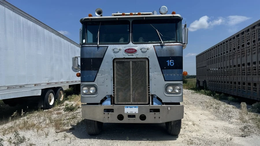 1980 Peterbilt - Image 4 of 10